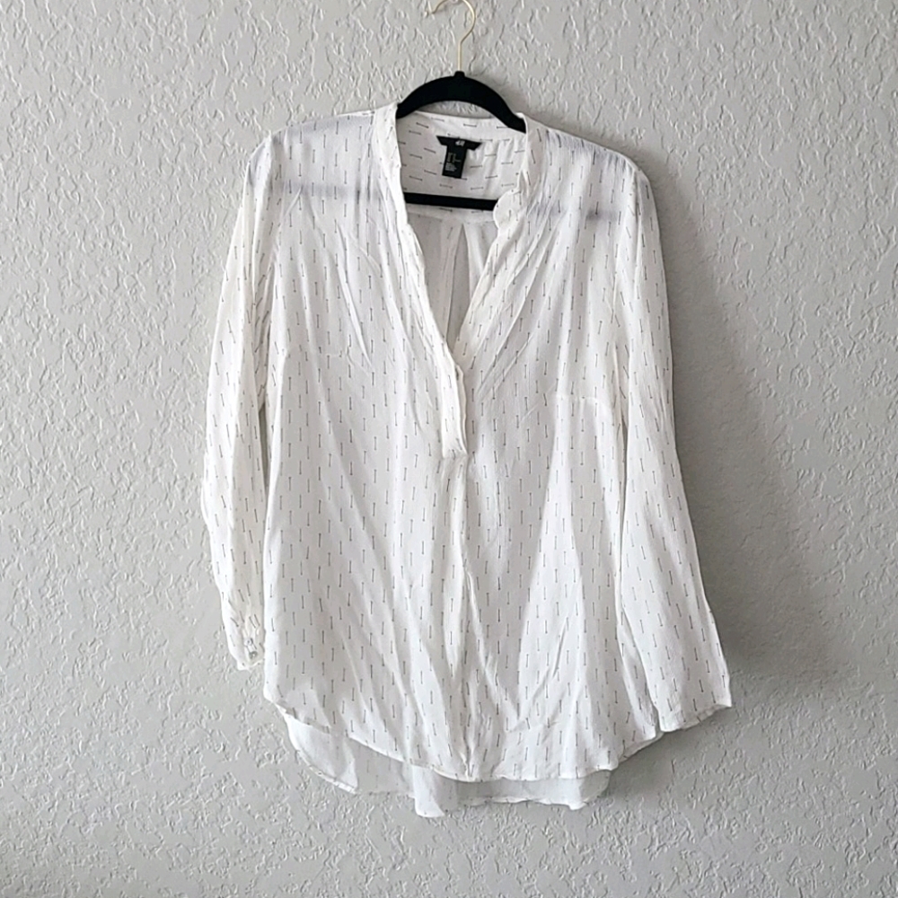 H&M Off White Patterned Sheer V-Neck Blouse